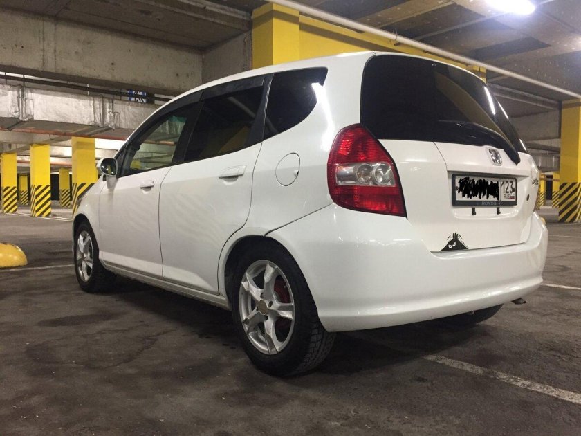 Хонда фит 2002 белая