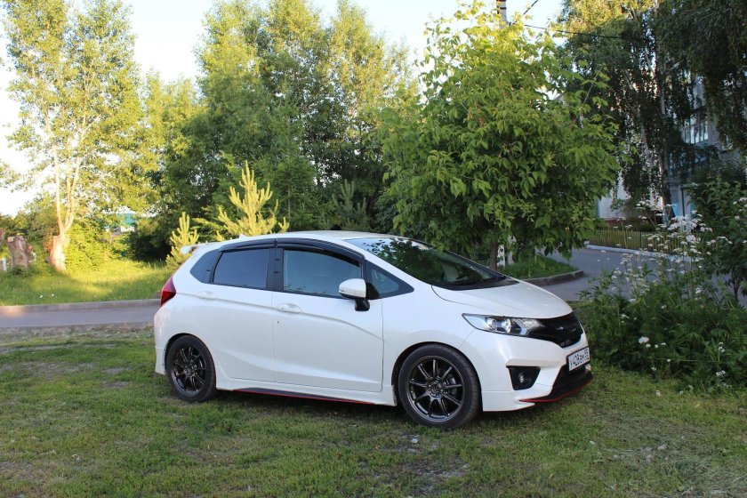 Honda Fit gk3 r16