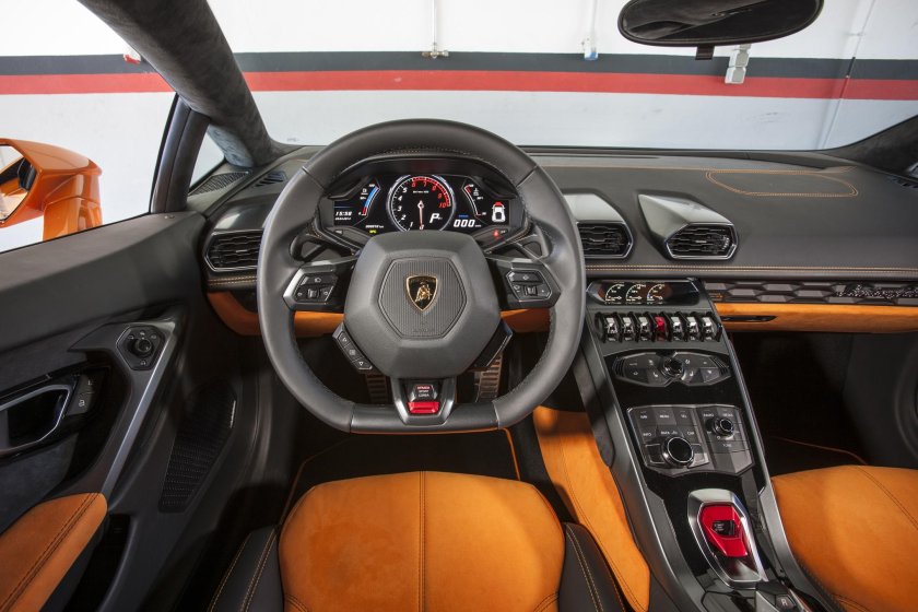 Lamborghini Huracan Performance салон