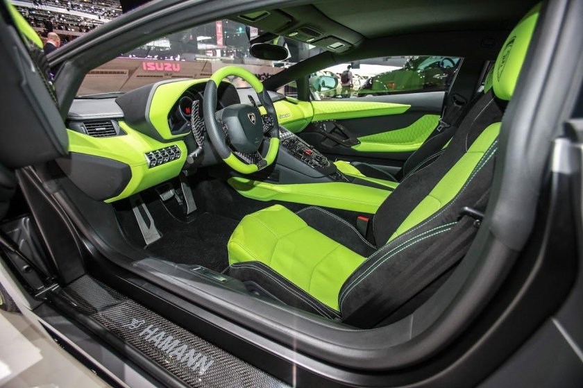 Lamborghini Aventador 2020 салон