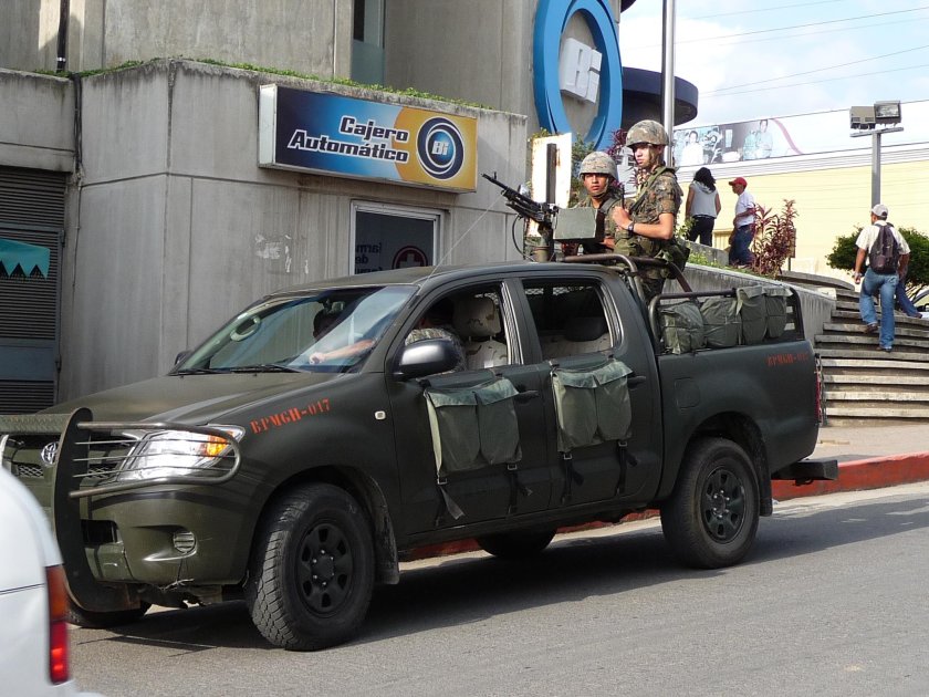 Toyota Hilux военный