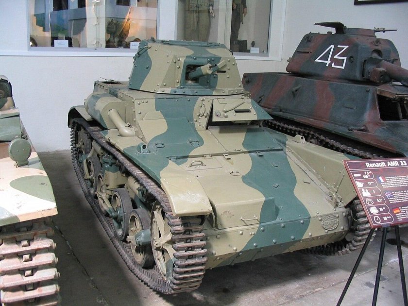 Легкий танк Renault Amr-33