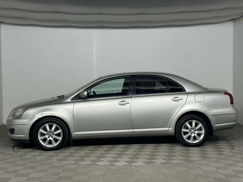 Toyota avensis ii