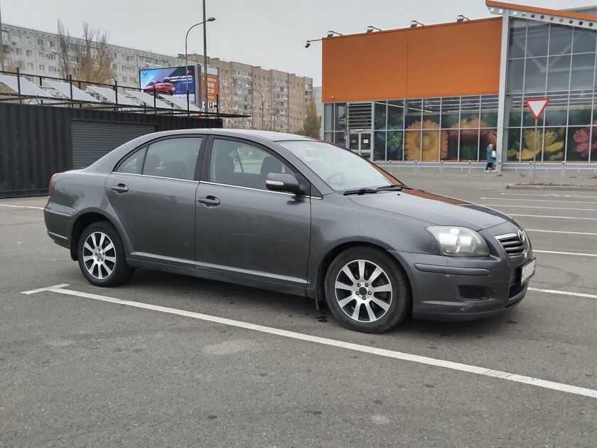 Тойота авенсис 2008