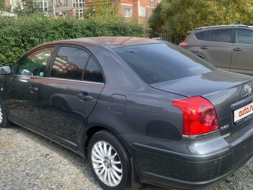 Тойота авенсис 2006г