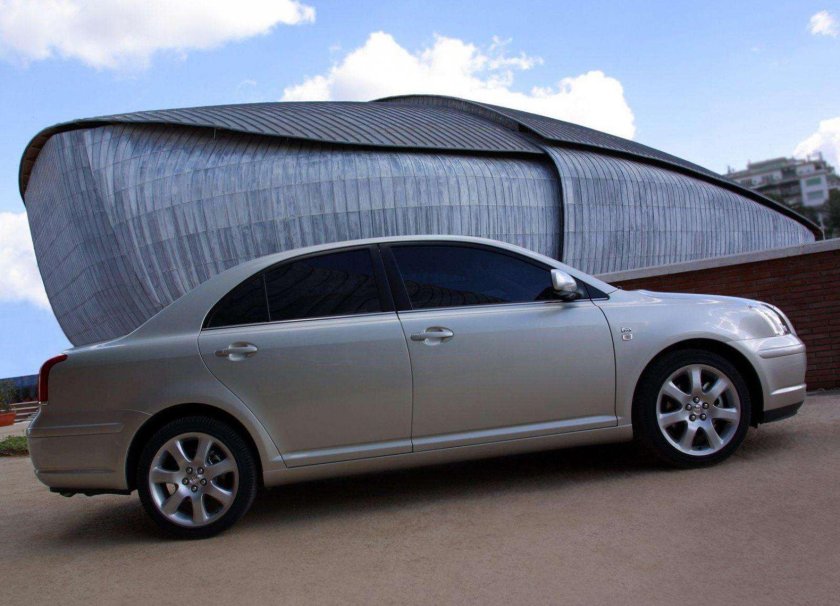 Авенсис 2008 тонированный