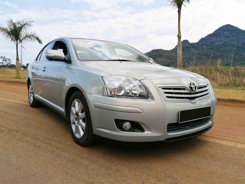 Тойота Авенсис 2007