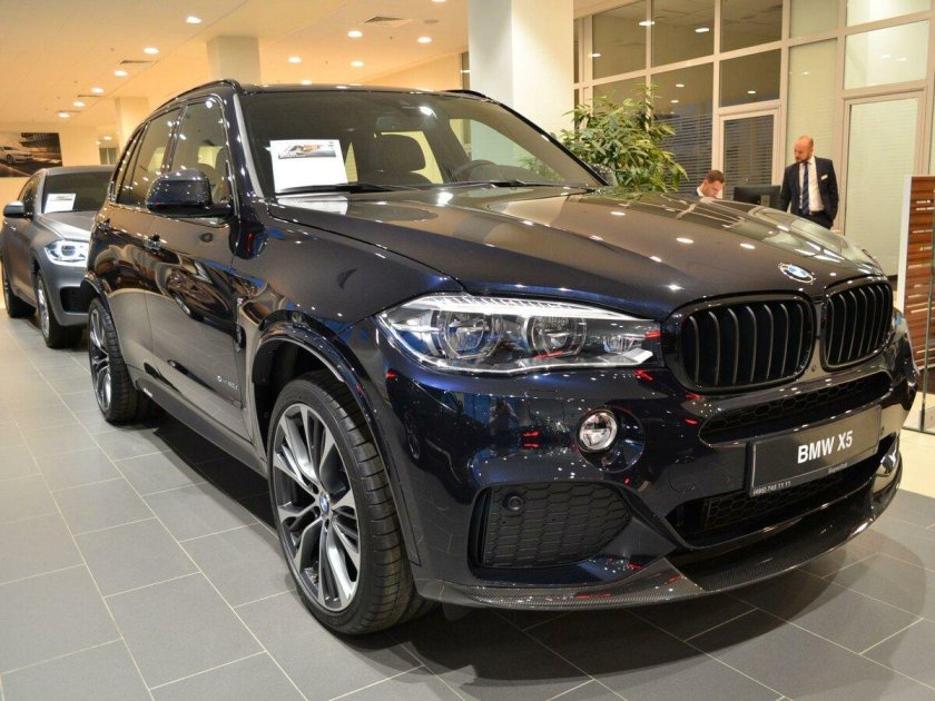 BMW x7 черный карбон