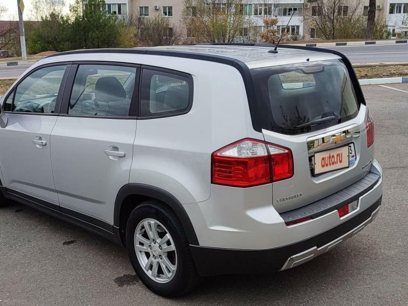Chevrolet Orlando 2010 — 2018 серебристый