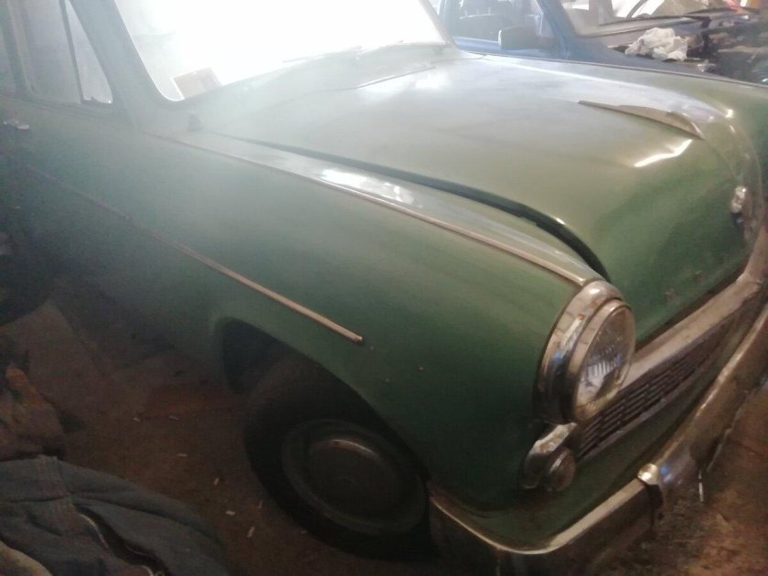 Автомобиль москвич 407