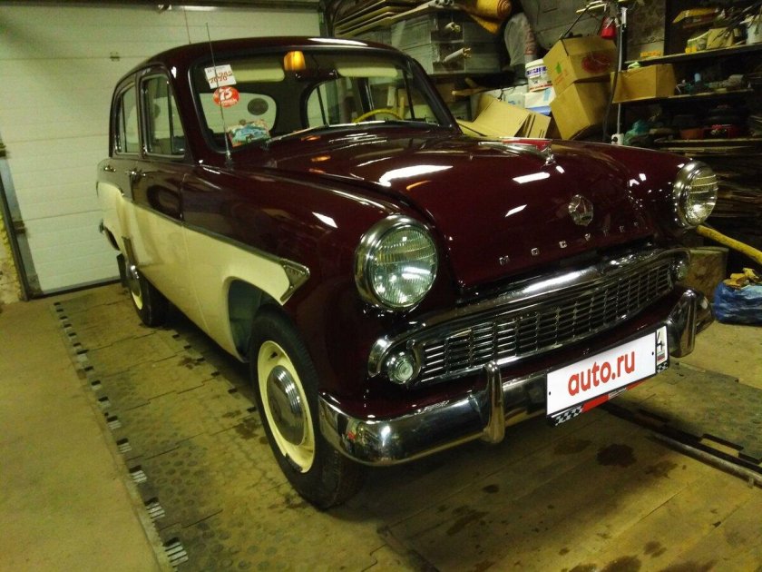 Москвич машина старая