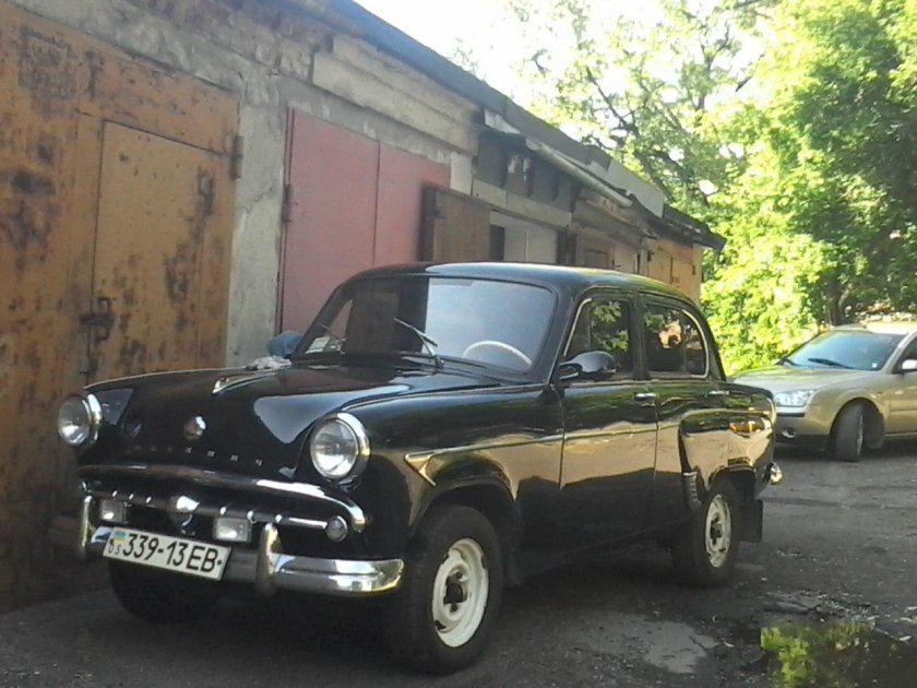Москвич 402 черный