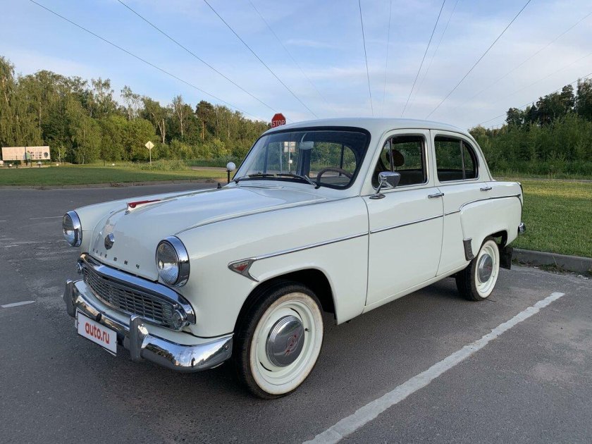 Москвич белый