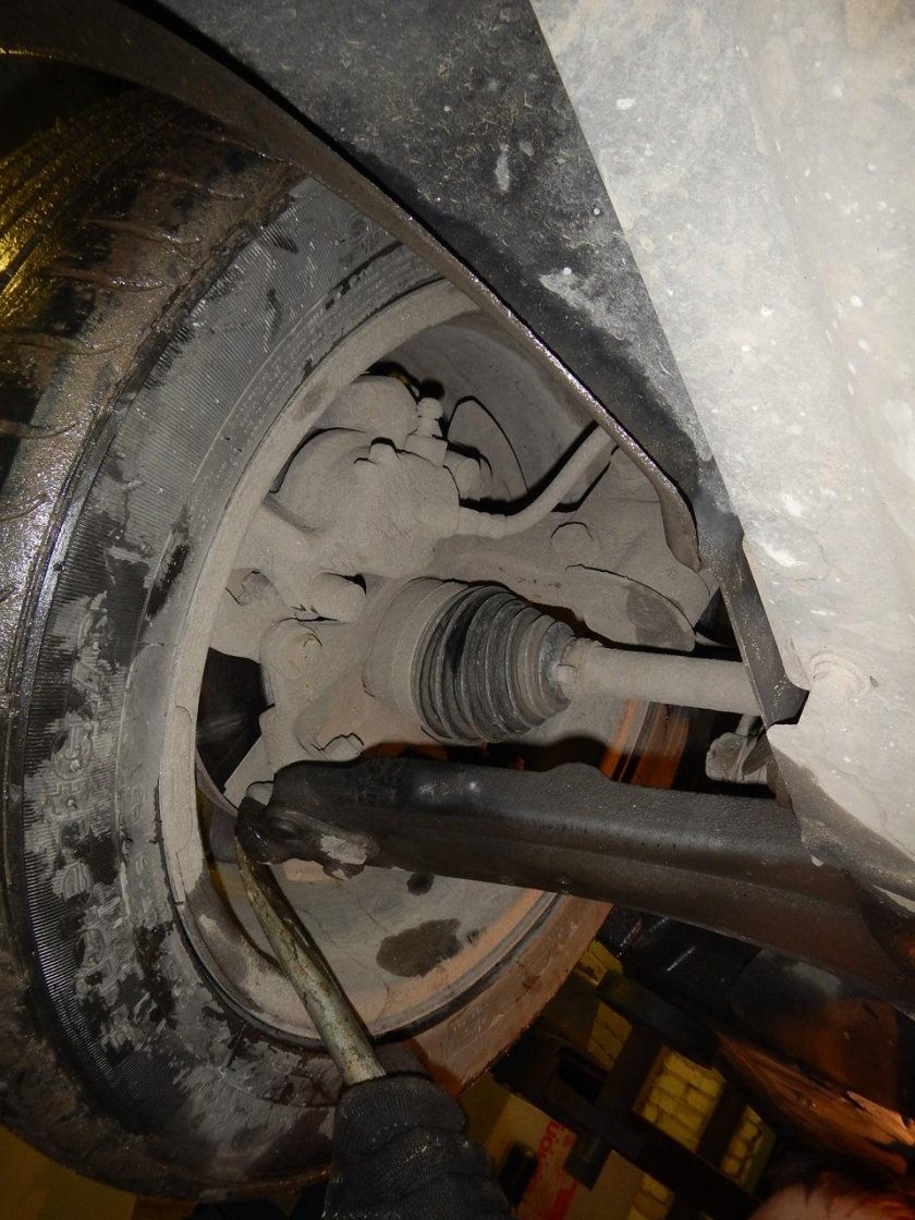 Рено Флюенс снизу