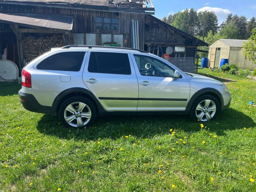 Шкода октавия скаут 2013 белая