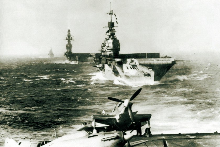 Авианосец индомитебл