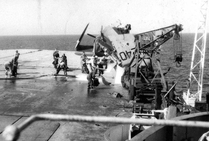 Советский лайнер с двумя реактивными двигателями в хвосте