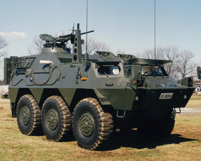 Броневик Komatsu Lav