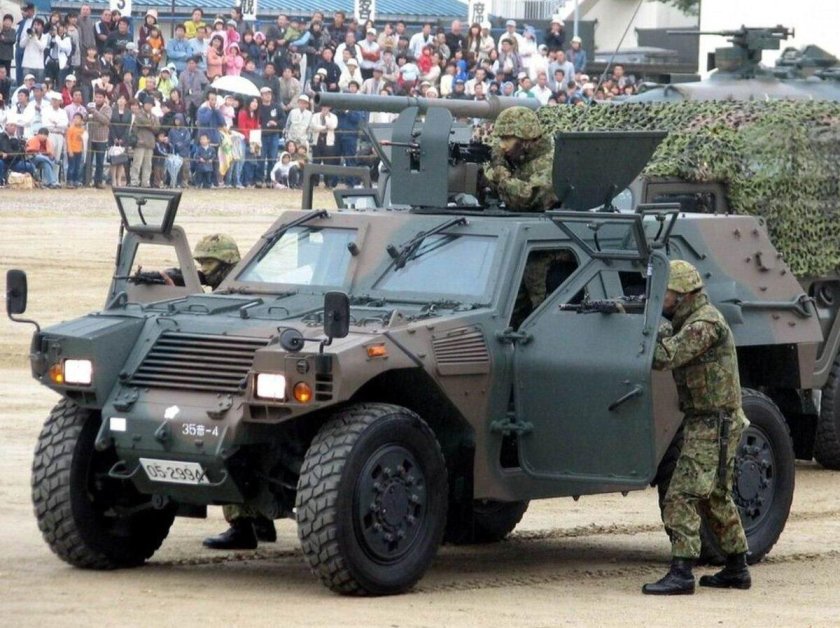 Бронеавтомобиль Komatsu Lav