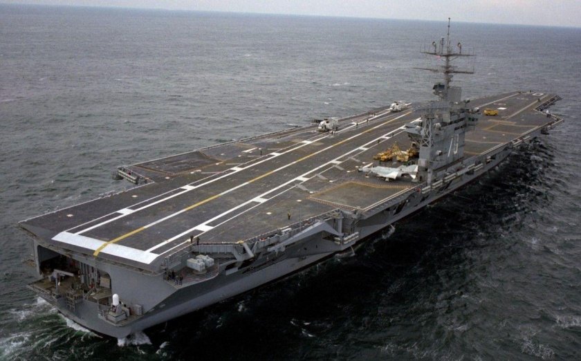 Авианосец Карл Винсон