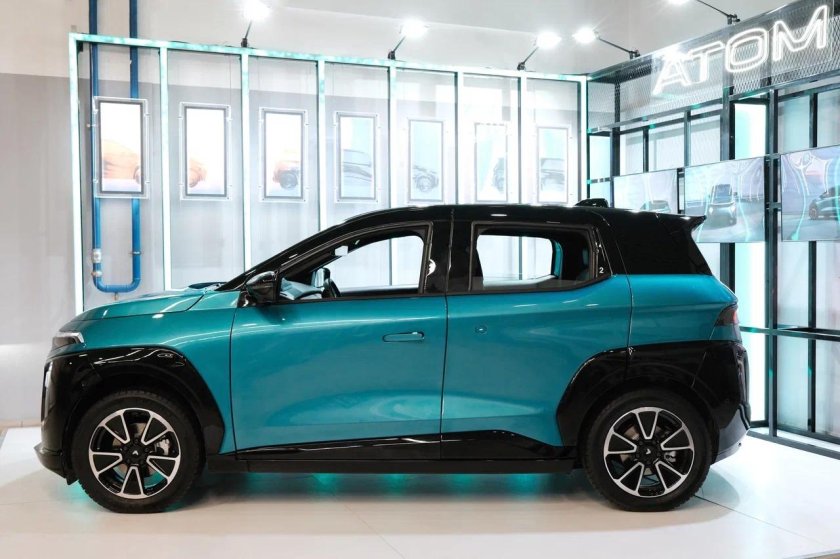 Российский автомобиль атом