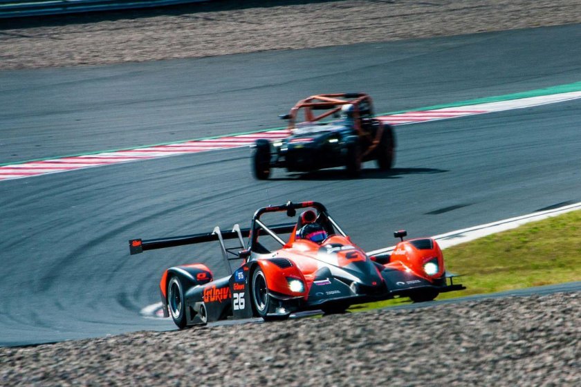 Гоночный под