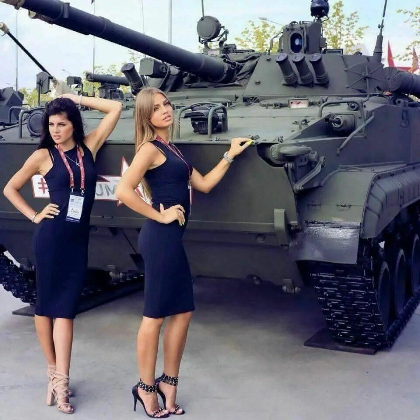 Девушка танкист