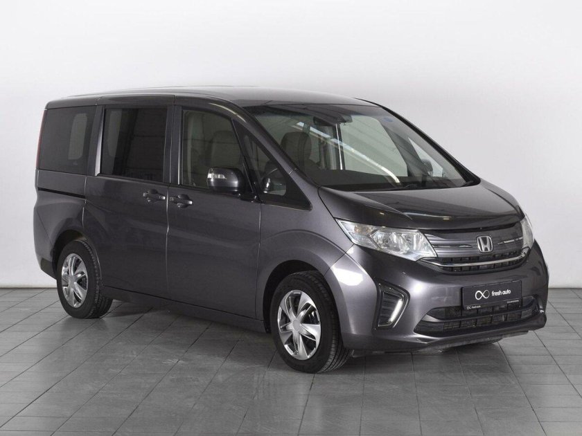 Honda минивэн Stepwgn 2015