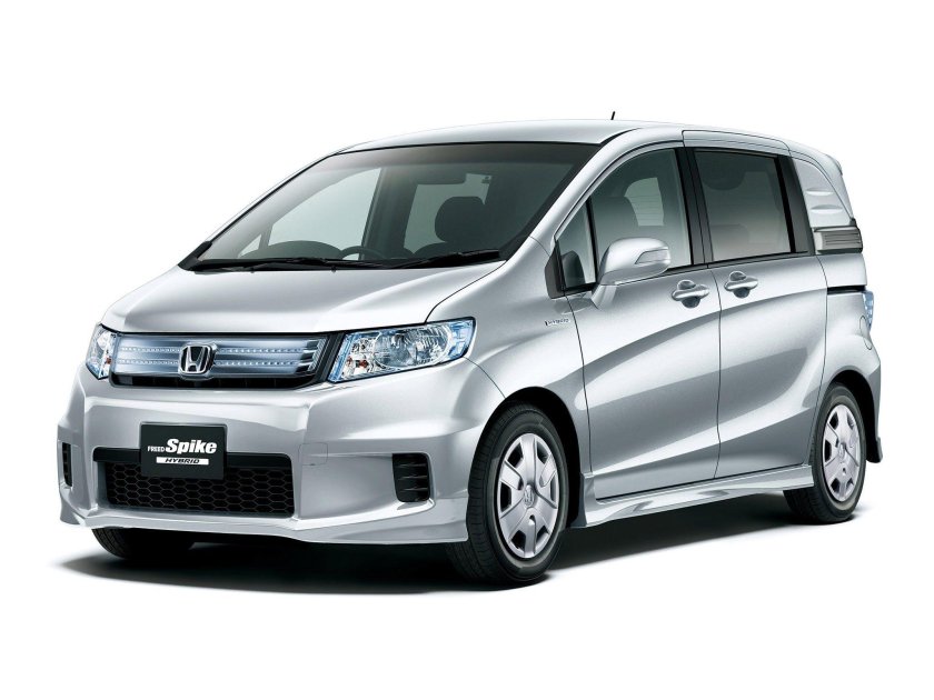 Honda freed Spike 2013