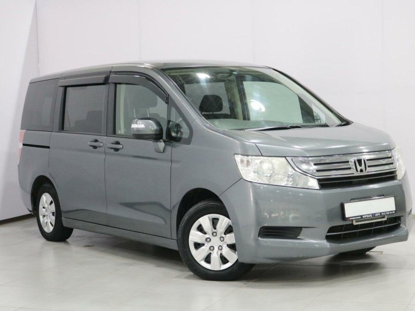 Минивэн Honda Stepwgn 2010