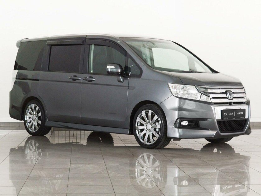 Honda минивэн Stepwgn