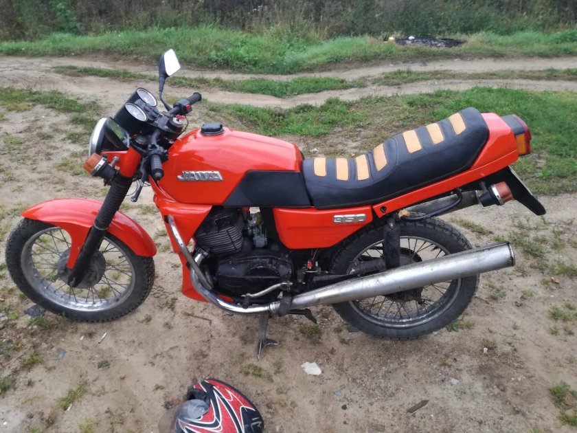 Ява 350 Люкс задранная