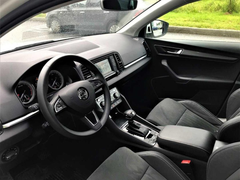 Skoda Karoq 2021 салон