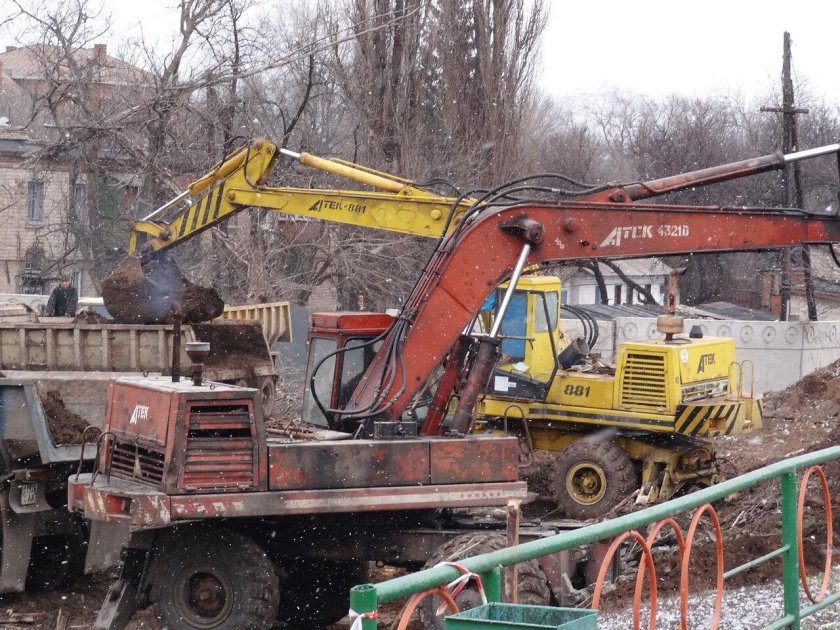 Экскаватор АТЕК 881