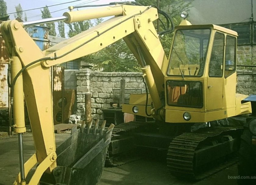 ЭО-3122 экскаватор