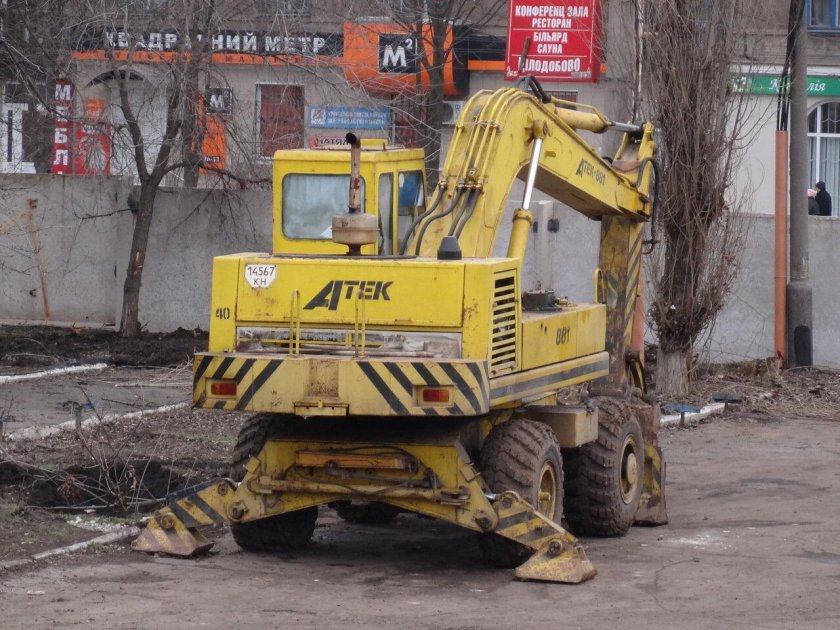 Экскаватор АТЕК 881
