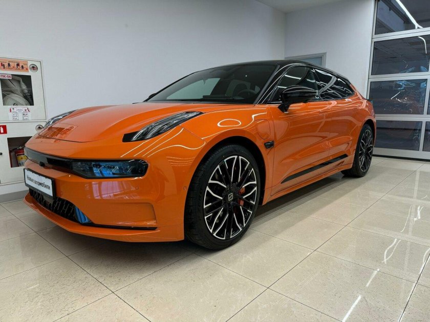 Zeekr 001 оранжевая