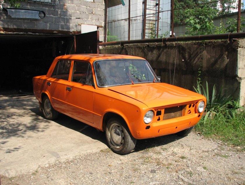 Lada 1025