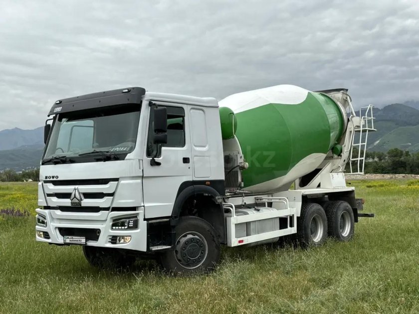Автобетоносмеситель howo 10m3
