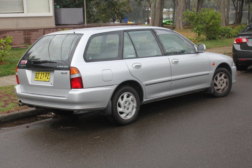 Mitsubishi Lancer универсал 1998