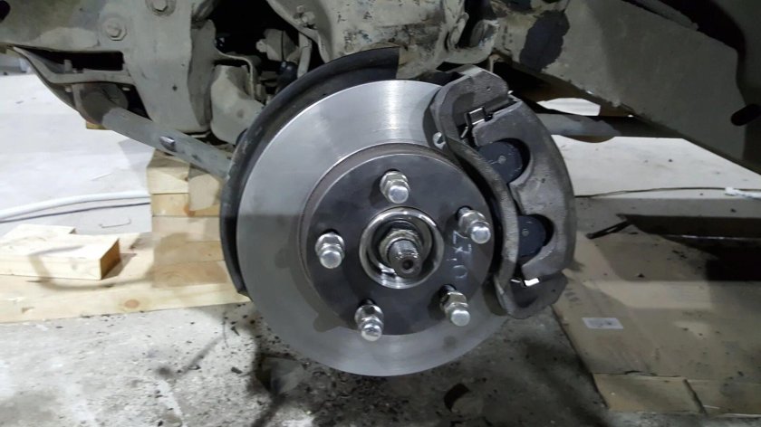 Ступица Шевроле блейзер 4.3