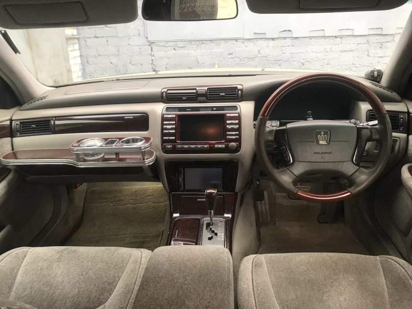 Toyota Crown Majesta s170