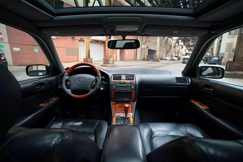 Лексус лс 400 2000 салон