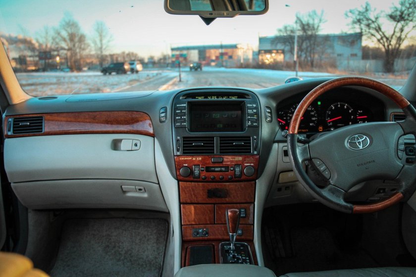 Тойота Цельсиор 2005