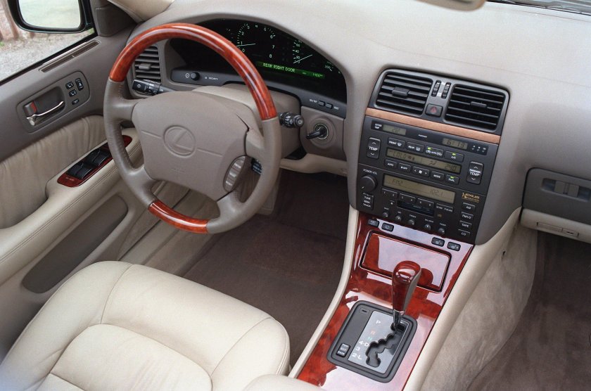 Лексус лс 400 2000 салон