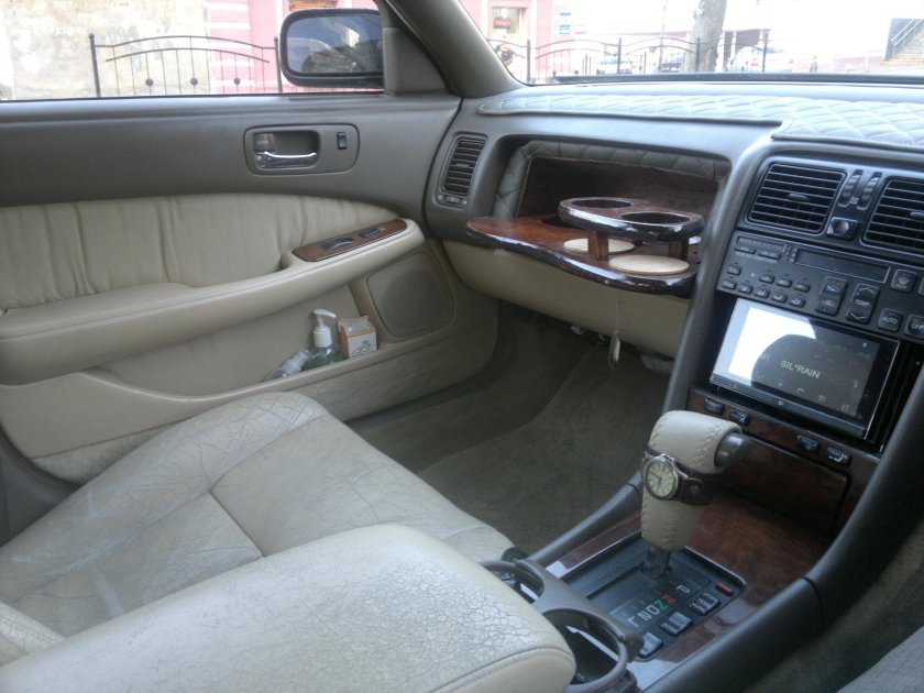 Toyota Celsior салон