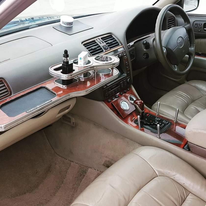 Тойота Цельсиор 1998