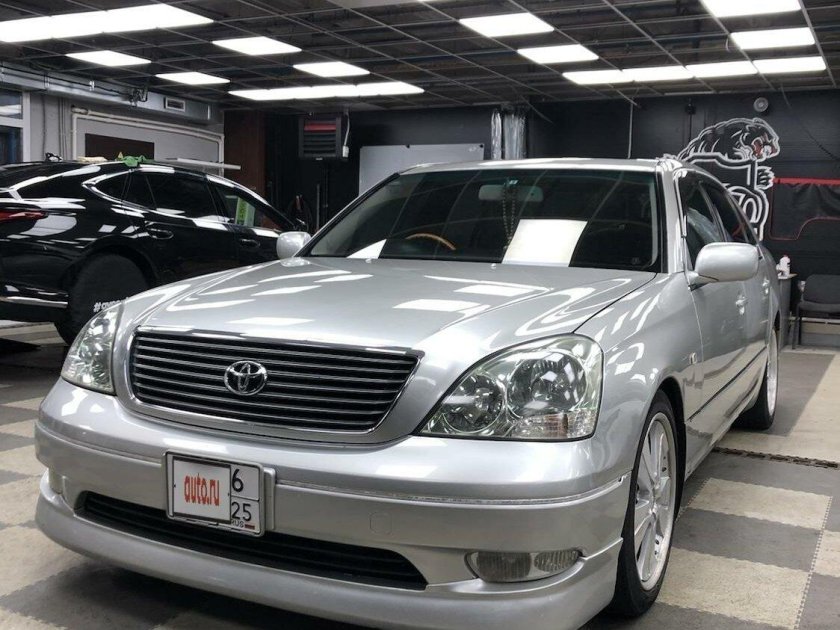 Toyota Celsior 2001