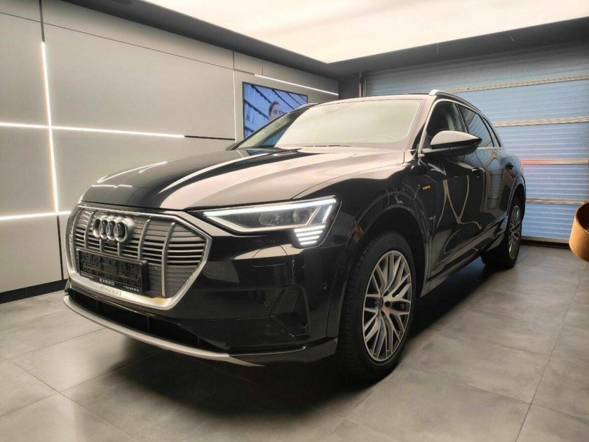 Ауди е трон