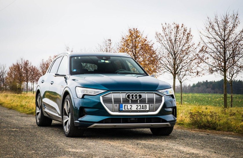 Ауди e-tron 55